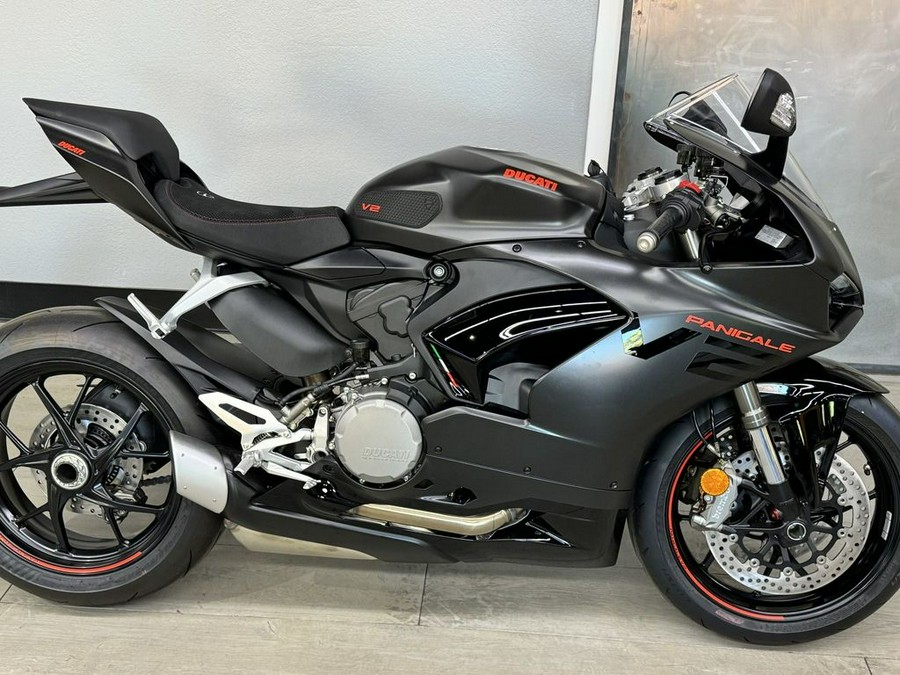 2024 Ducati Panigale V2 Black on Black