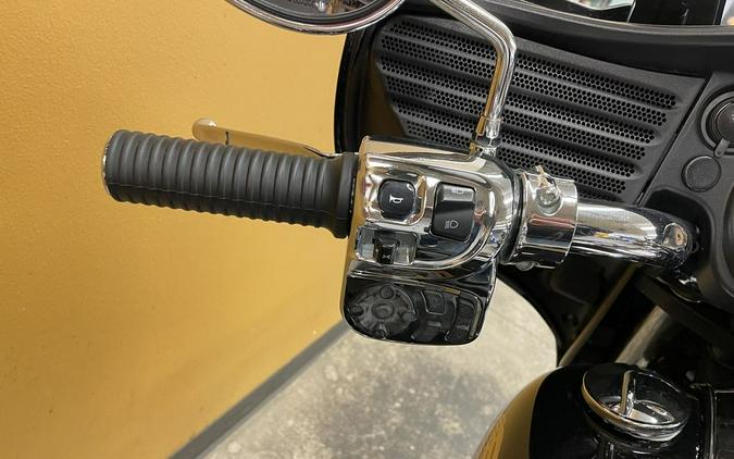 2014 Indian Motorcycle® Chieftain™ Thunder Black