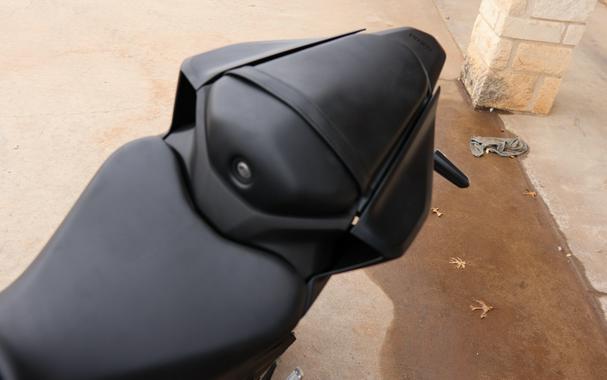 2026 YAMAHA YZFR3 ABS