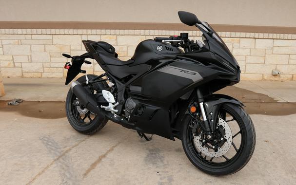 2026 YAMAHA YZFR3 ABS