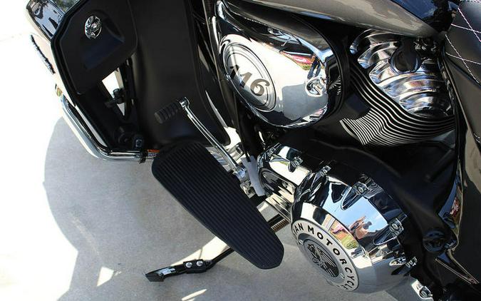 2024 Indian Motorcycle® Roadmaster® Black Metallic/Titanium Metallic