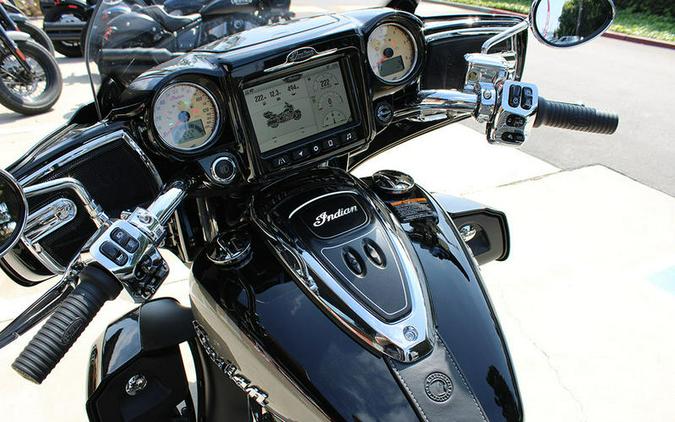 2024 Indian Motorcycle® Roadmaster® Black Metallic/Titanium Metallic