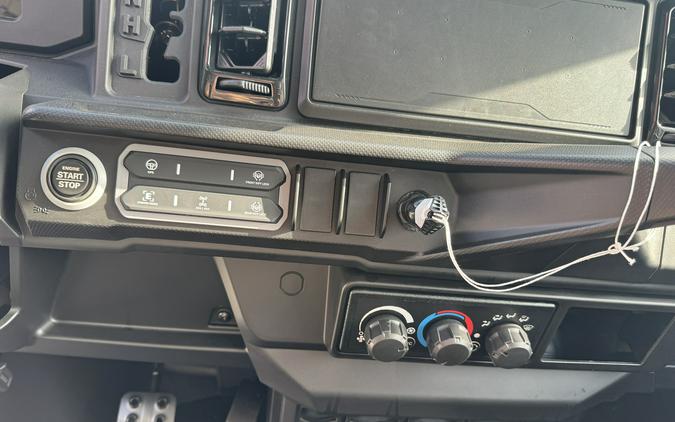 2026 Can-Am Defender MAX XT CAB HD11