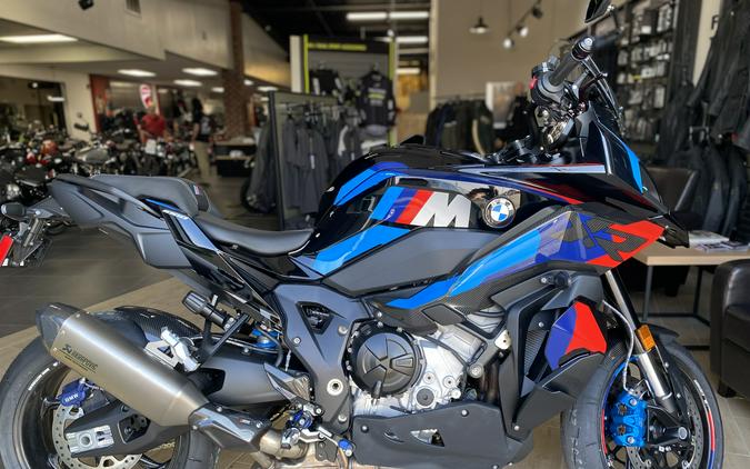 2026 BMW M 1000 XR