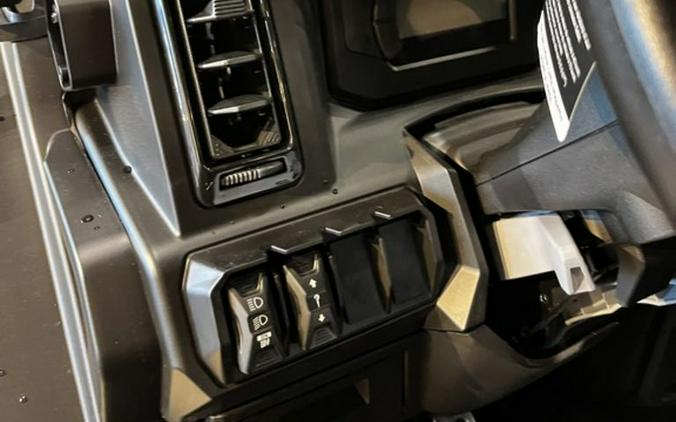 2026 Can-Am Defender MAX Lone Star Cab HD11