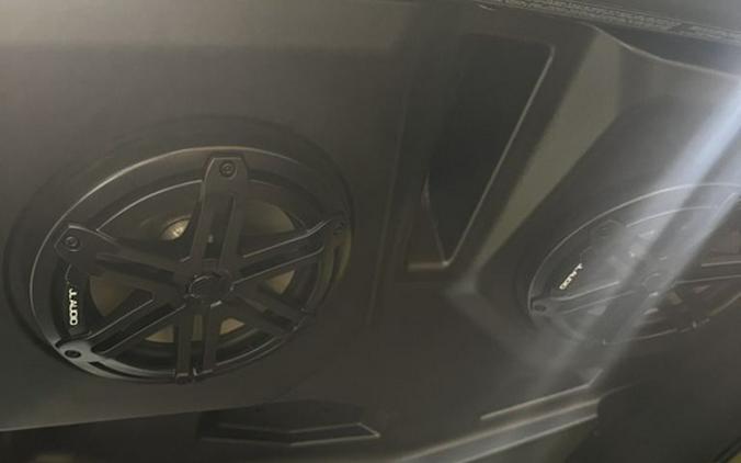 2026 Can-Am Defender MAX Lone Star Cab HD11