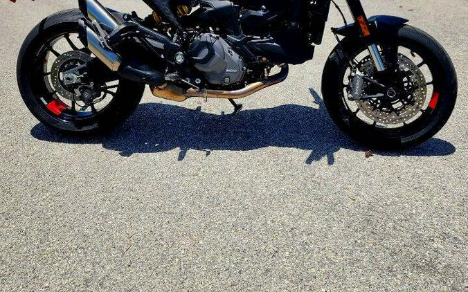 2025 Ducati Monster Plus Dark Stealth