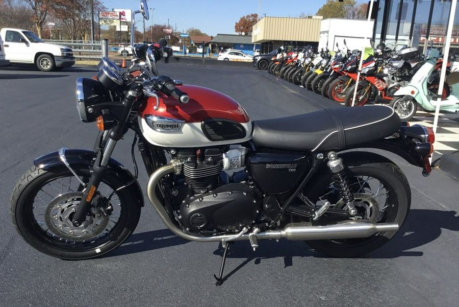 2022 Triumph Bonneville T100 Carnival Red/Fusion White