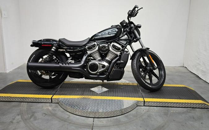 RH975 2022 Nightster™