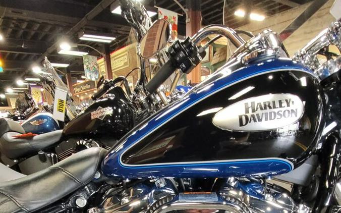 2022 Harley-Davidson Heritage Classic 114 Reef Blue/Vivid Black