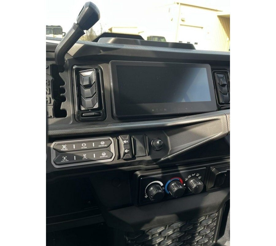 2026 Can-Am Defender MAX Limited HD11