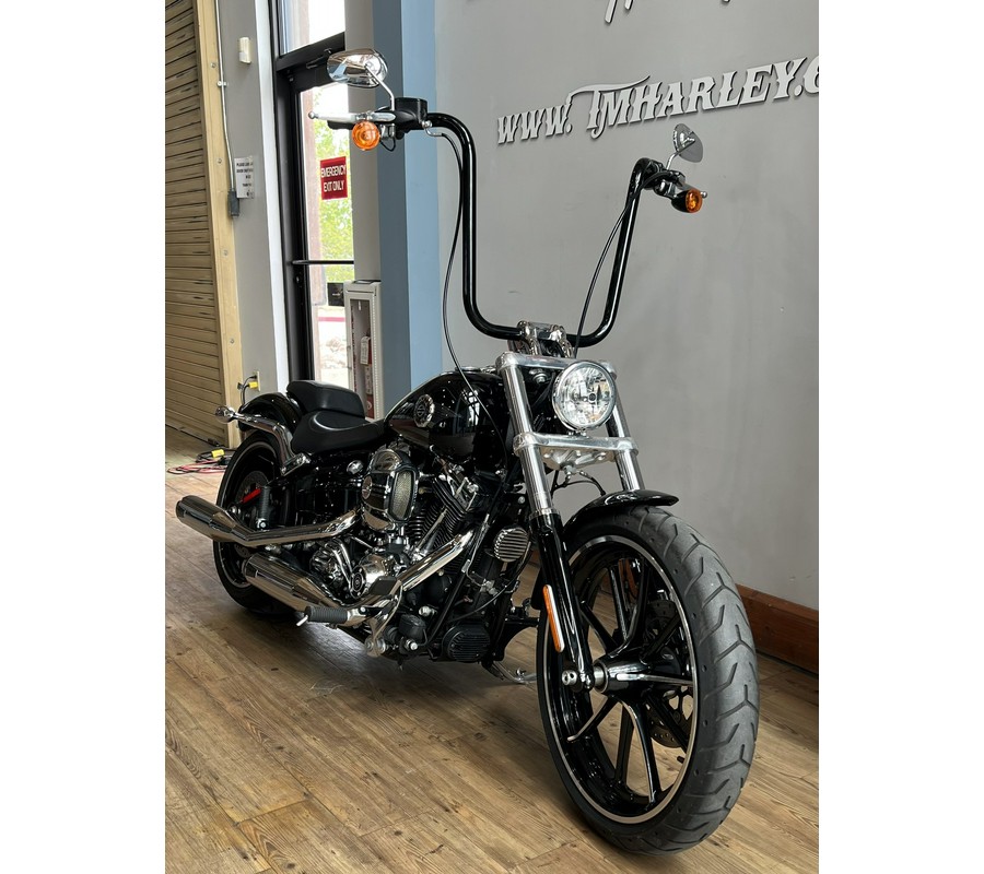 2016 Harley-Davidson Breakout®
