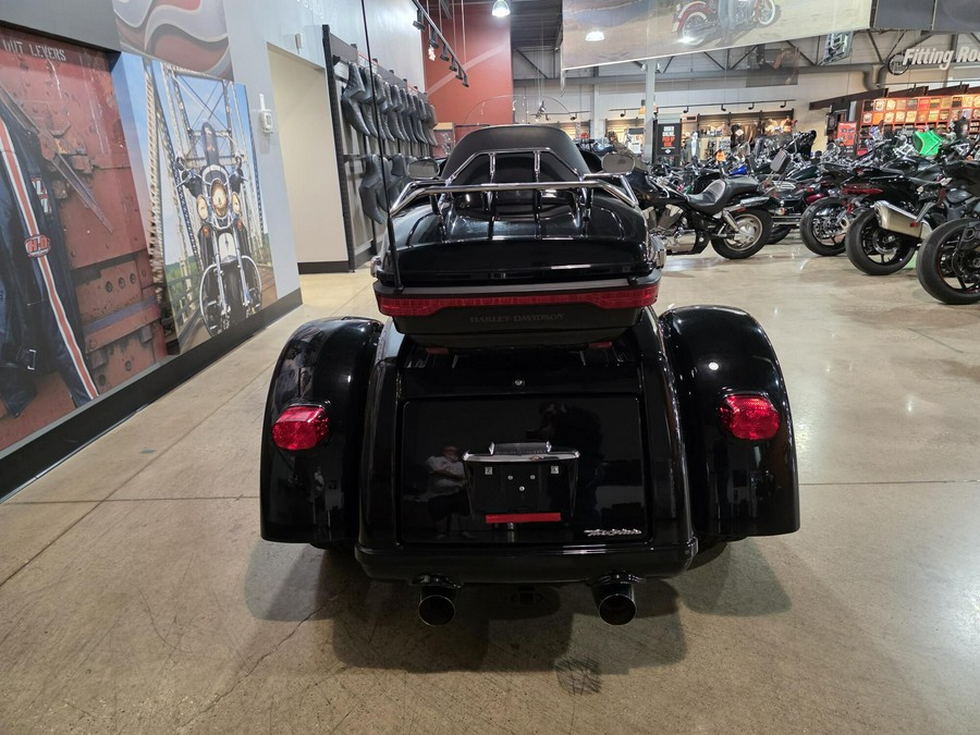 2018 Harley-Davidson Tri Glide Ultra FLHTCUTG
