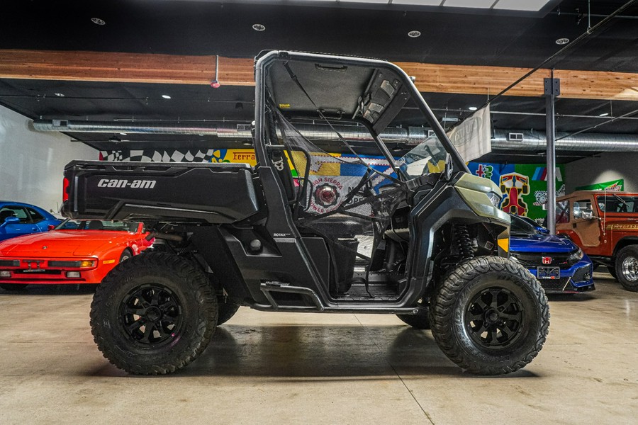 2020 Can-Am Defender
