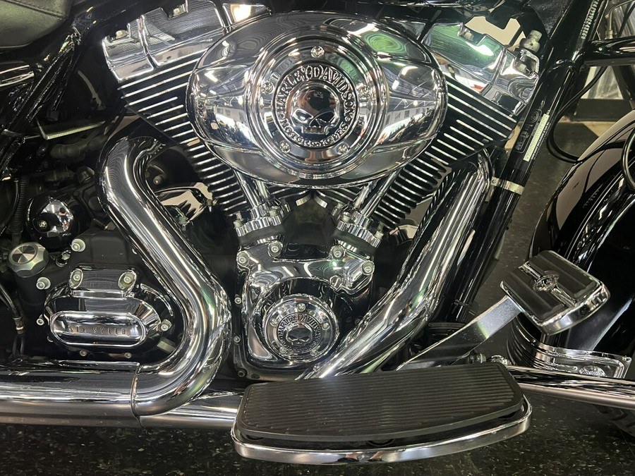 2009 Harley-Davidson Road King Classic Vivid Black FLHRCI