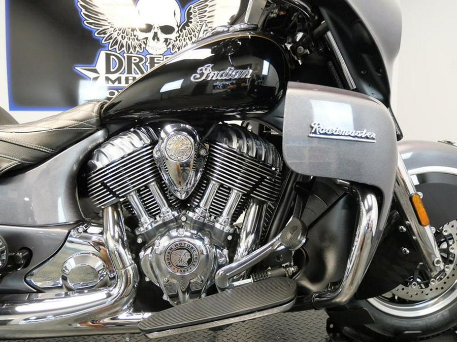 2016 Indian Motorcycle® Roadmaster® Steel Gray and Thunder Black