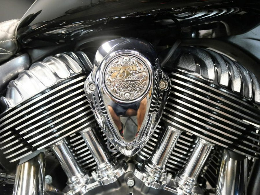 2016 Indian Motorcycle® Roadmaster® Steel Gray and Thunder Black