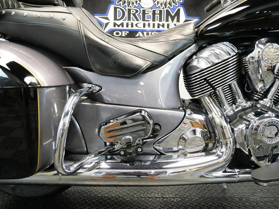 2016 Indian Motorcycle® Roadmaster® Steel Gray and Thunder Black