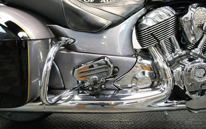 2016 Indian Motorcycle® Roadmaster® Steel Gray and Thunder Black