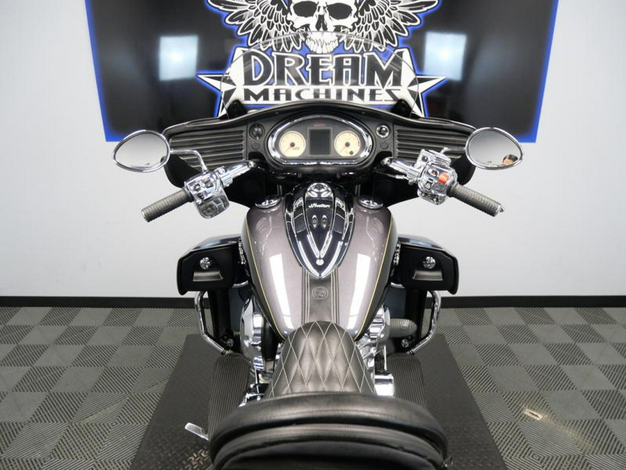2016 Indian Motorcycle® Roadmaster® Steel Gray and Thunder Black