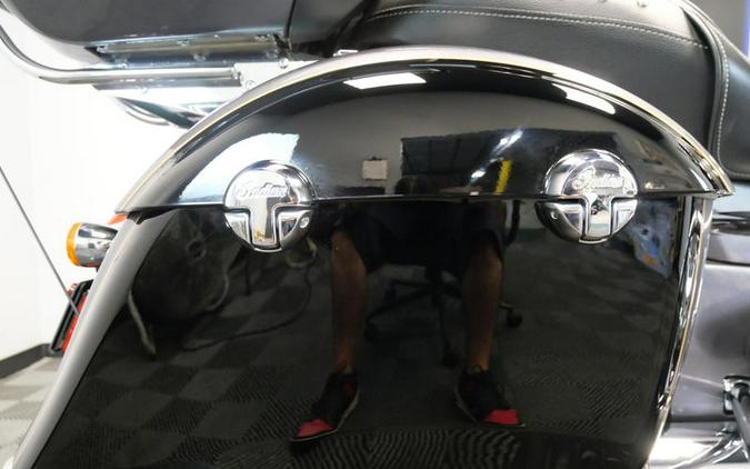 2016 Indian Motorcycle® Roadmaster® Steel Gray and Thunder Black