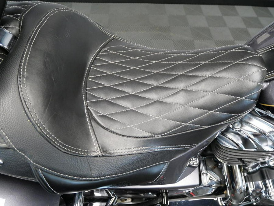 2016 Indian Motorcycle® Roadmaster® Steel Gray and Thunder Black