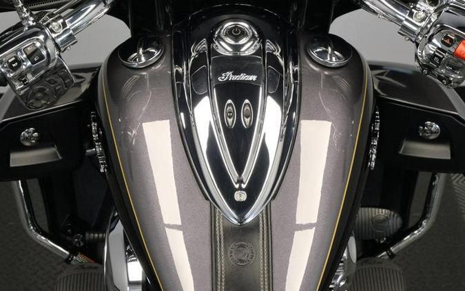 2016 Indian Motorcycle® Roadmaster® Steel Gray and Thunder Black