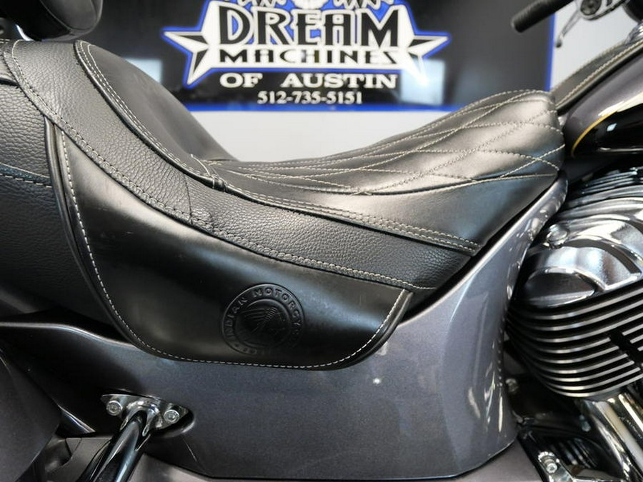 2016 Indian Motorcycle® Roadmaster® Steel Gray and Thunder Black