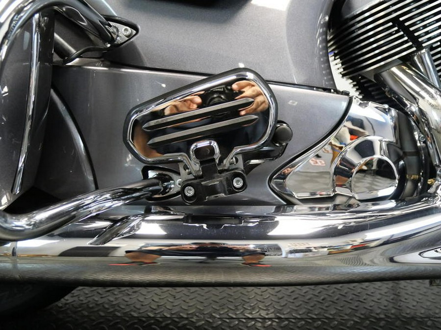 2016 Indian Motorcycle® Roadmaster® Steel Gray and Thunder Black