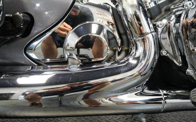 2016 Indian Motorcycle® Roadmaster® Steel Gray and Thunder Black