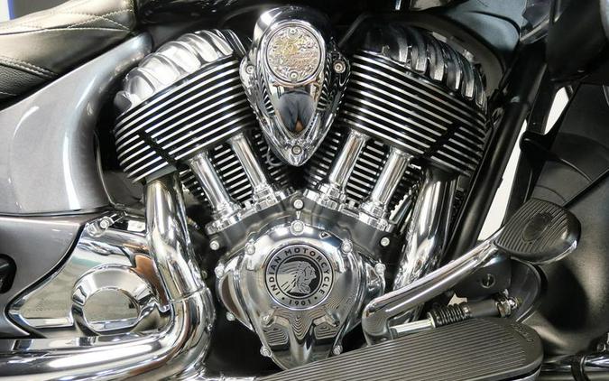 2016 Indian Motorcycle® Roadmaster® Steel Gray and Thunder Black