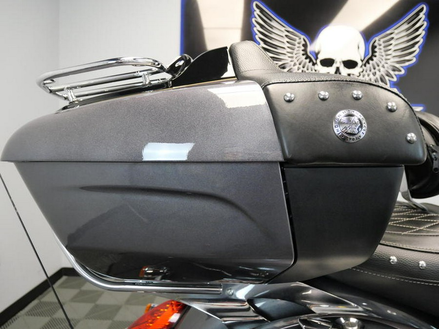 2016 Indian Motorcycle® Roadmaster® Steel Gray and Thunder Black