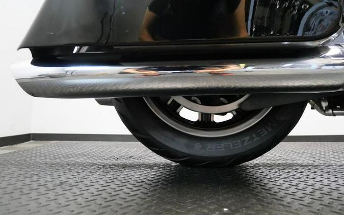 2016 Indian Motorcycle® Roadmaster® Steel Gray and Thunder Black