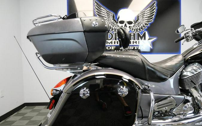 2016 Indian Motorcycle® Roadmaster® Steel Gray and Thunder Black