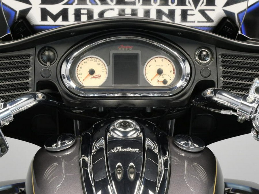 2016 Indian Motorcycle® Roadmaster® Steel Gray and Thunder Black