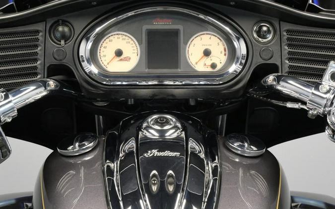 2016 Indian Motorcycle® Roadmaster® Steel Gray and Thunder Black