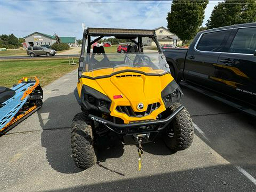 2015 Can-Am Commander™ DPS™ 1000