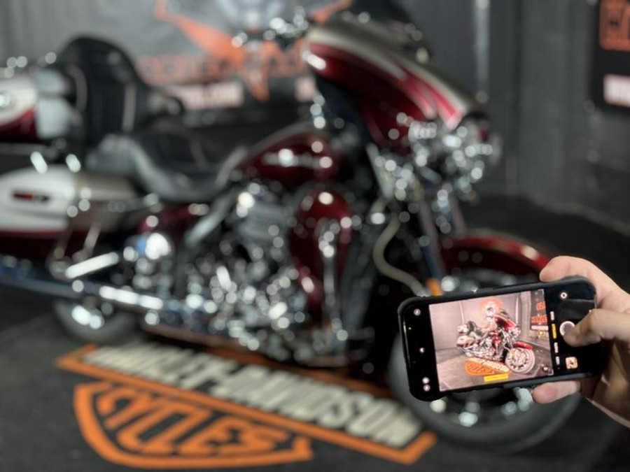 2015 Harley-Davidson® FLHTKSE - CVO™ Limited