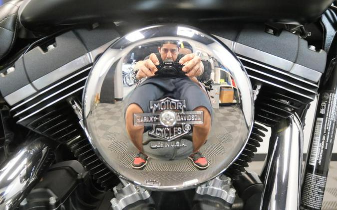 2017 Harley-Davidson® FXDB - Street Bob®