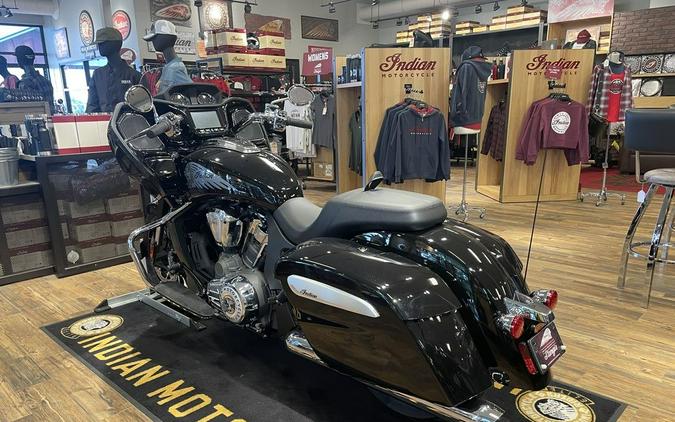 2023 Indian Motorcycle® Challenger® Limited Black Metallic