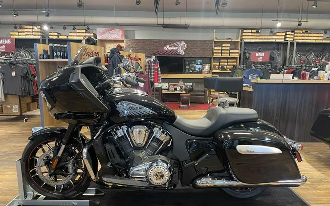 2023 Indian Motorcycle® Challenger® Limited Black Metallic