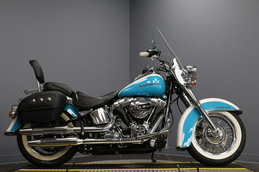 2016 Harley-Davidson® Softail® Deluxe Two-Tone Crushed Ice Pearl/Frosted Teal Pearl
