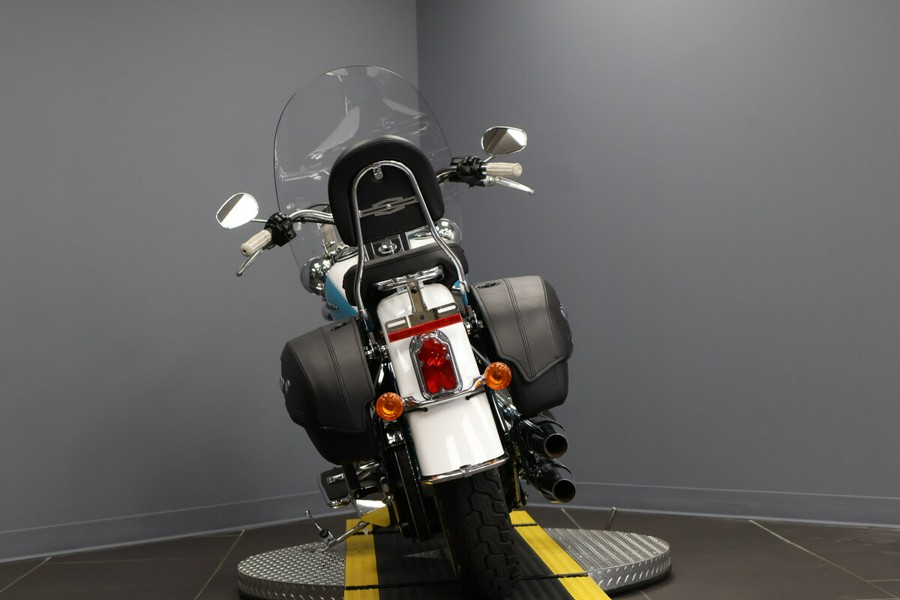 2016 Harley-Davidson® Softail® Deluxe Two-Tone Crushed Ice Pearl/Frosted Teal Pearl