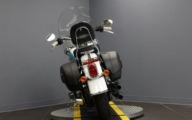 2016 Harley-Davidson® Softail® Deluxe Two-Tone Crushed Ice Pearl/Frosted Teal Pearl