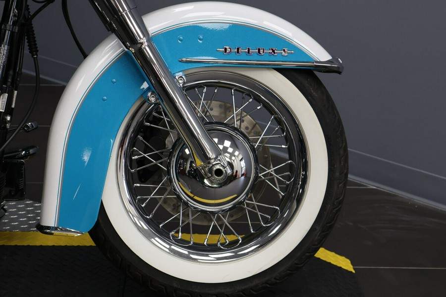 2016 Harley-Davidson® Softail® Deluxe Two-Tone Crushed Ice Pearl/Frosted Teal Pearl