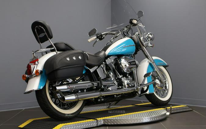 2016 Harley-Davidson® Softail® Deluxe Two-Tone Crushed Ice Pearl/Frosted Teal Pearl