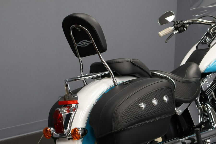 2016 Harley-Davidson® Softail® Deluxe Two-Tone Crushed Ice Pearl/Frosted Teal Pearl