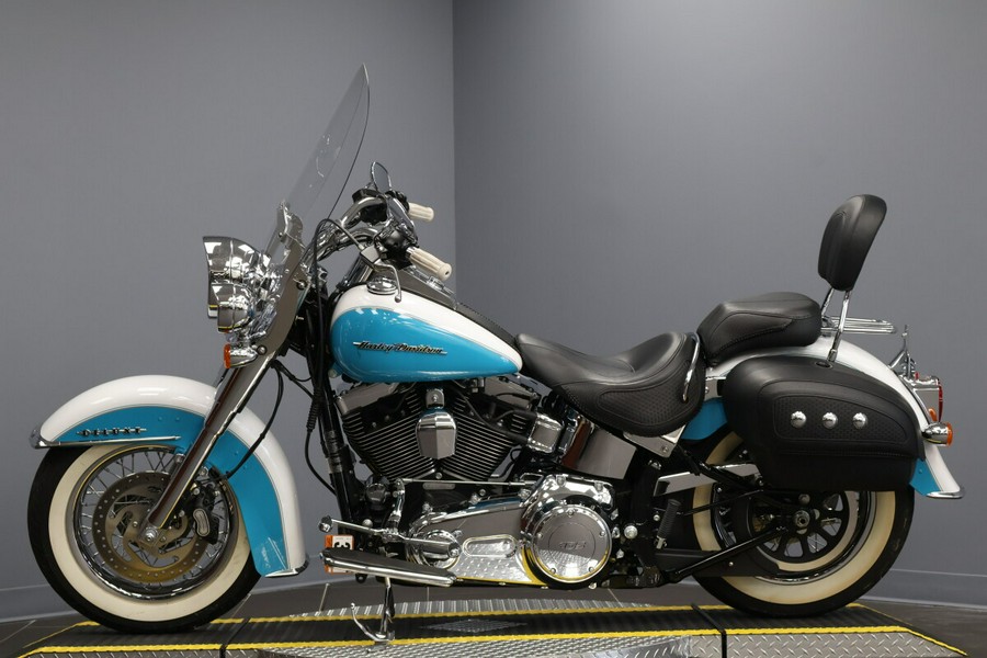 2016 Harley-Davidson® Softail® Deluxe Two-Tone Crushed Ice Pearl/Frosted Teal Pearl