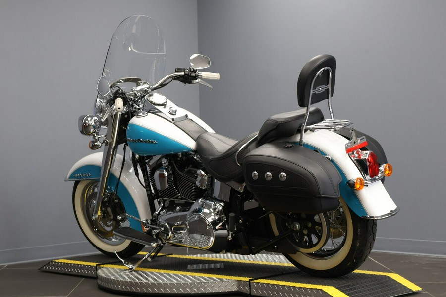 2016 Harley-Davidson® Softail® Deluxe Two-Tone Crushed Ice Pearl/Frosted Teal Pearl