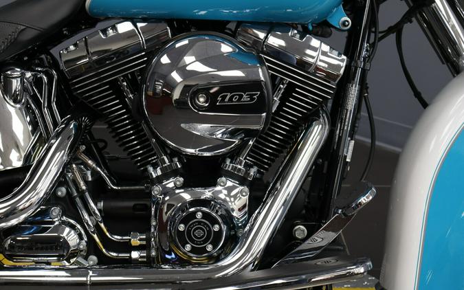 2016 Harley-Davidson® Softail® Deluxe Two-Tone Crushed Ice Pearl/Frosted Teal Pearl